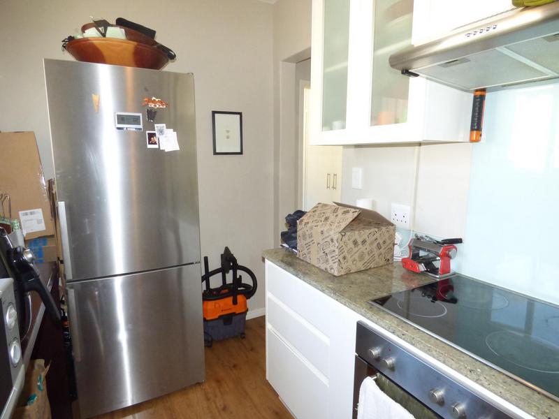 To Let 1 Bedroom Property for Rent in Sea Point Western Cape